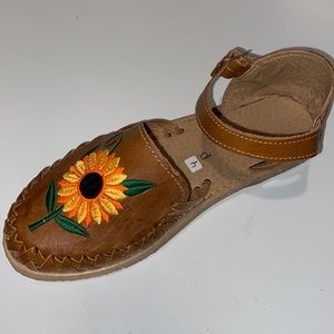 Sunflower Mexican huarache 🩴